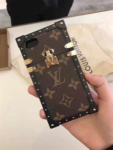 louis vuitton iphone se case